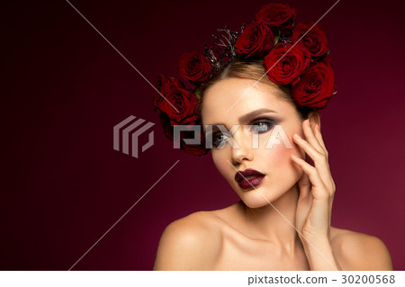 Beautiful girl. Spanish style. 30200568