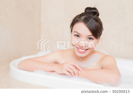 woman take the bath 30200815