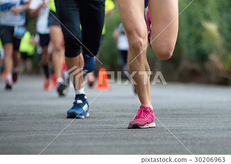 Marathon runners Marathon runners 30206963
