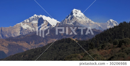 Popular travel destination Poon Hill 30206986