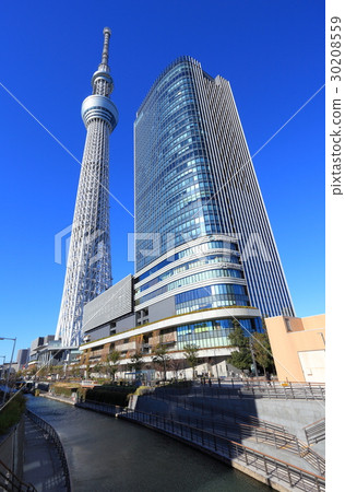 東京天空樹和東部塔在晴天 30208559
