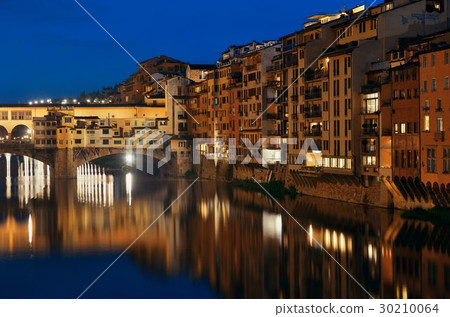 Florence Ponte Vecchio night view 30210064