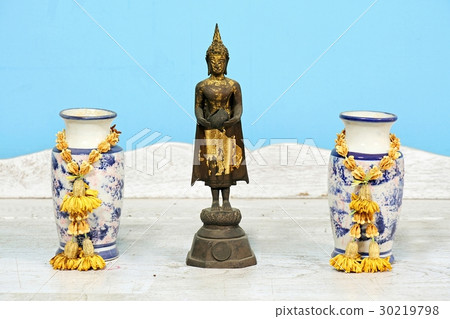Buddha statue, antique. 30219798