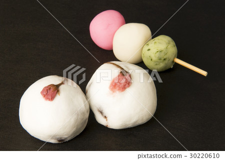 三色餃子和櫻桃小圓麵包 30220610