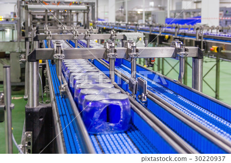 Packed cans on the conveyor in berverage factory 30220937