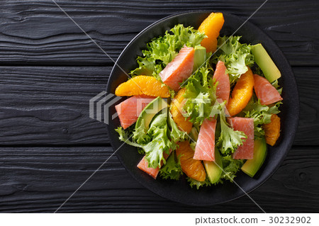 Salad of salmon, oranges, avocado and frisee Salad of salmon, oranges, avocado and frisee 30232902