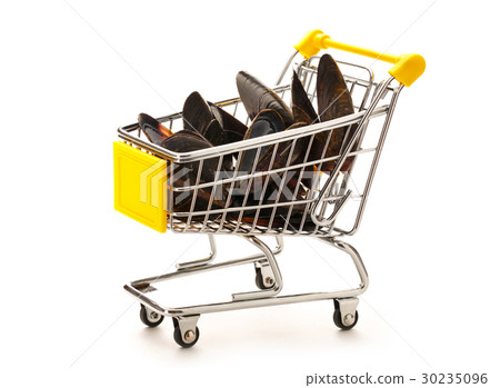 Market pushcart with sea mussels 30235096
