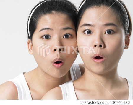 Twins Twins 30241172
