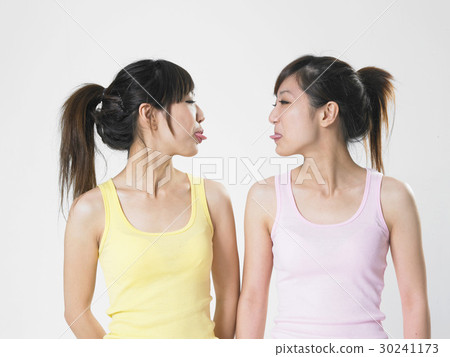Twins Twins 30241173