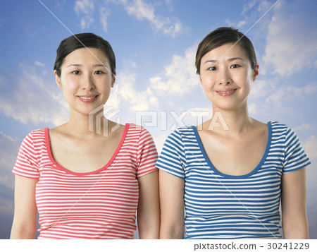 Twins 30241229