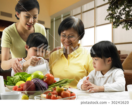 Elderly Life Elderly Life 30241620