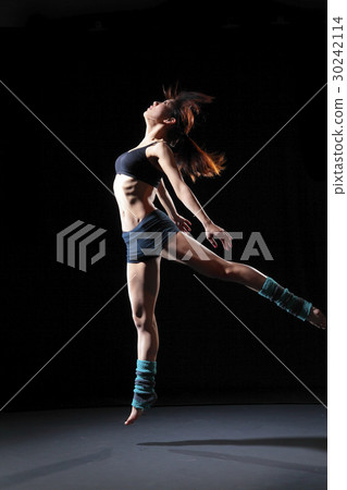 Body Lauguage 30242114