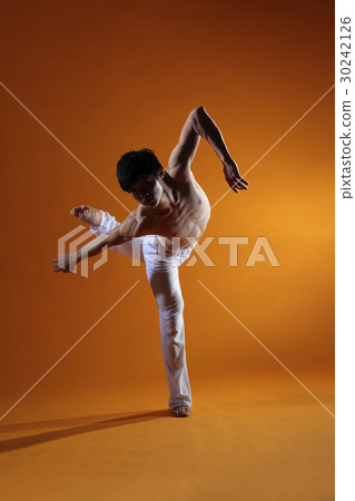 Body Lauguage 30242126