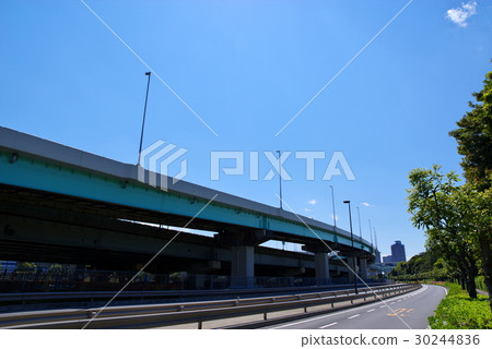 國道357號和首都辰巳高速辰巳JCT 2017年4月廣角天空廣泛 30244836