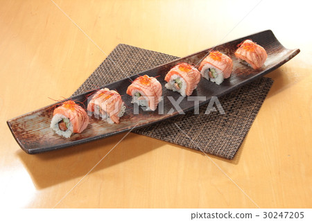 sushi roll 30247205