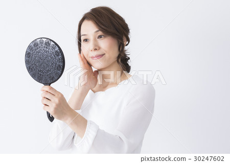 Middle-aged female 30247602