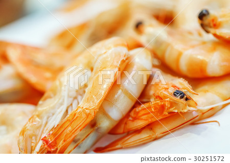 Freshly caught scampi at fish market 30251572