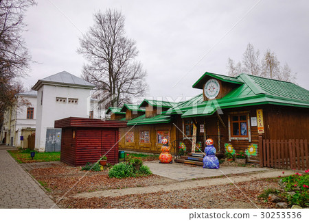 Traditional houses in Suzdal, Russia 30253536