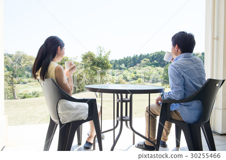 Couples on a journey terrace 30255466