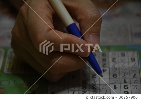 Game, intelligence, training, digital, sudoku, wisdom, logic, hand, concentration, brain power, focus, thinking, static, meditation, cultivation, learning, holding pen Game, intelligence, training, digital, sudoku, wisdom, logic, hand, concentration, brain power, focus, thinking, static, meditation, cultivation, learning, holding pen 30257906