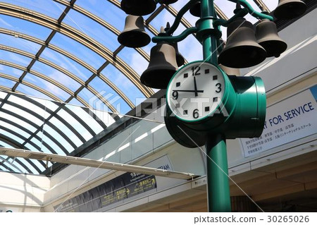 在Nishinomiya Kitaguchi的鐘樓 在Nishinomiya Kitaguchi的鐘樓 30265026