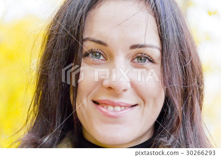 Brunette Brunette 30266293