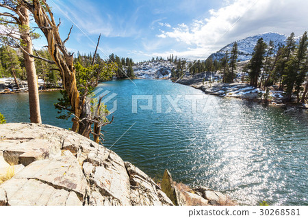 Sierra Nevada 30268581