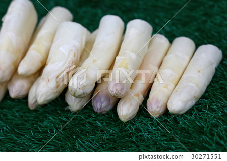 Heap of fresh white asparagus shoots close up 30271551
