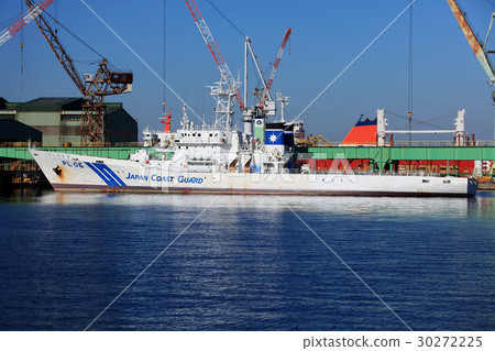 The patrol boat under mooring in Hakodate Dokku The patrol boat under mooring in Hakodate Dokku 30272225