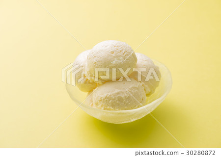 牛奶冰淇淋 30280872