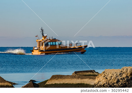 Yellow pilot ship Yellow pilot ship 30295442