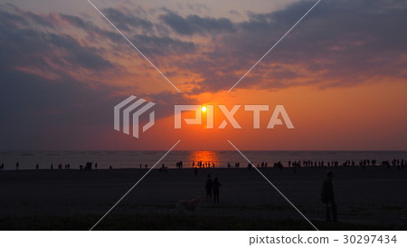 Setting sun Setting sun 30297434