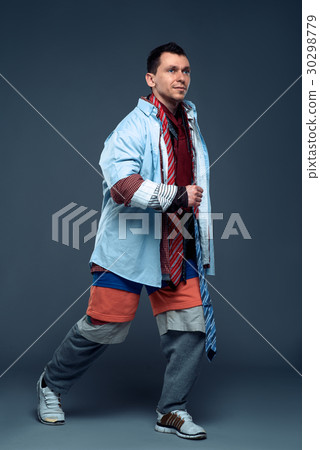 Smiling man runs on clothing sale 30298779