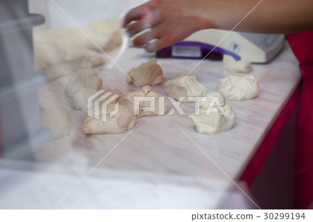  皮香腸，吉田立香腸，食品，比薩，意大利比薩，食品，比薩，意大利比薩 30299194