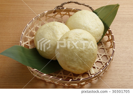 Carbonated bun 30301705