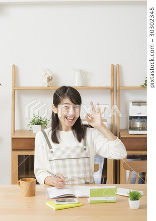 Household account book young housewife portrait Household account book young housewife portrait 30302348