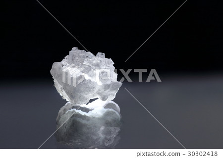 Crystal of salt 30302418