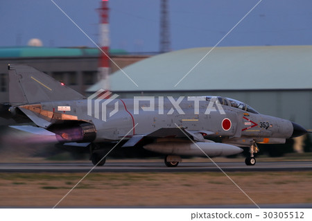 空中自衛隊戰鬥機起飛F  -  4 EJ 30305512