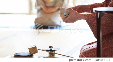 Tea ceremony portrait 30309927