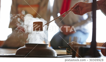 Tea ceremony portrait Tea ceremony portrait 30309928