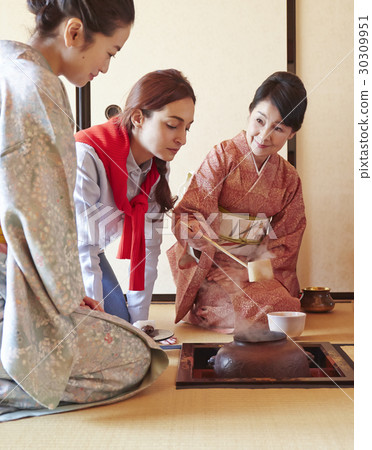 外國遊客參觀茶道 外國遊客參觀茶道 30309951