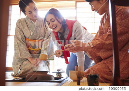 外國遊客參觀茶道 外國遊客參觀茶道 30309955