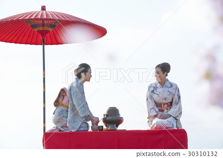 Japanese women who enjoy pictures and foreign women 30310132