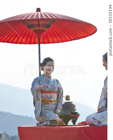 Japanese women who enjoy pictures and foreign women 30310194