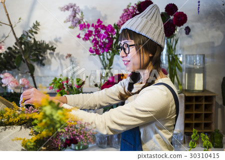 花店的女職工 花店的女職工 30310415