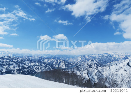 Okutadami Maruyama ski resort and blue sky Okutadami Maruyama ski resort and blue sky 30311041