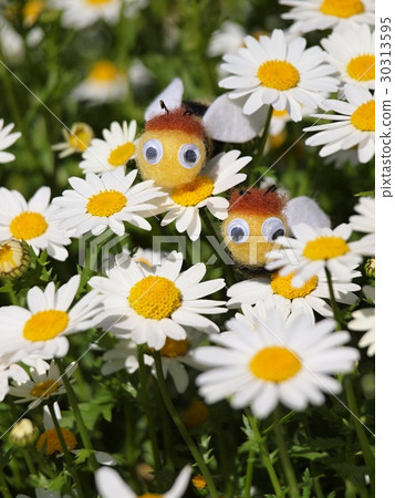 瑪格麗特和蜜蜂的吉祥物長度為2 30313595