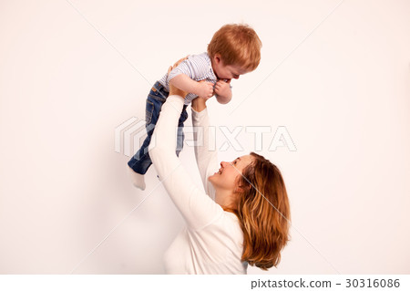 Mother and son in the house having good time 30316086