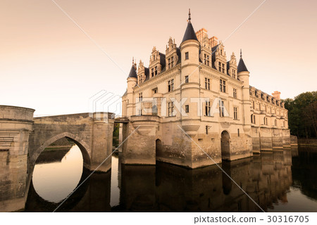 The Chateau de Chenonceau at sunset, France 30316705