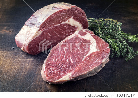 Dry Aged Rib-Eye Steak 30317117